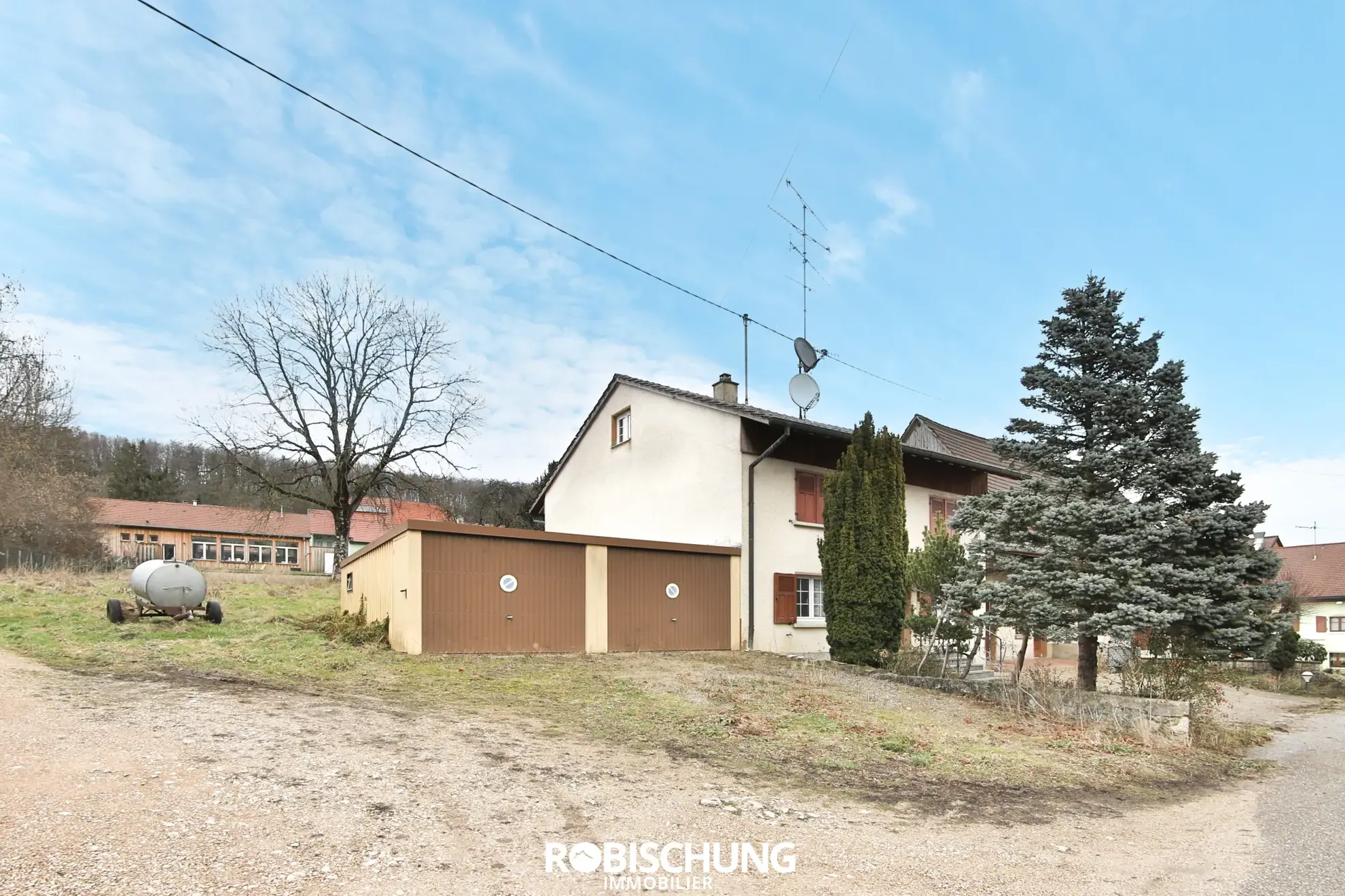 Maison de village ancienne à Kiffis avec dépendance et grand terrain 