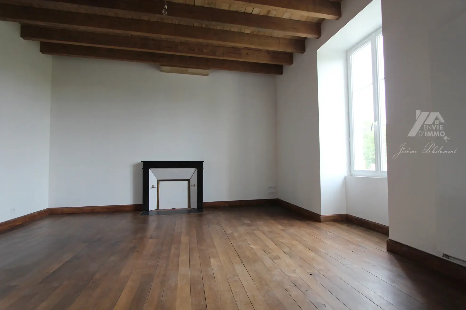 Superbe maison bourgeoise rénovée de 1850 à Coulonges-sur-l'Autize avec grand terrain 