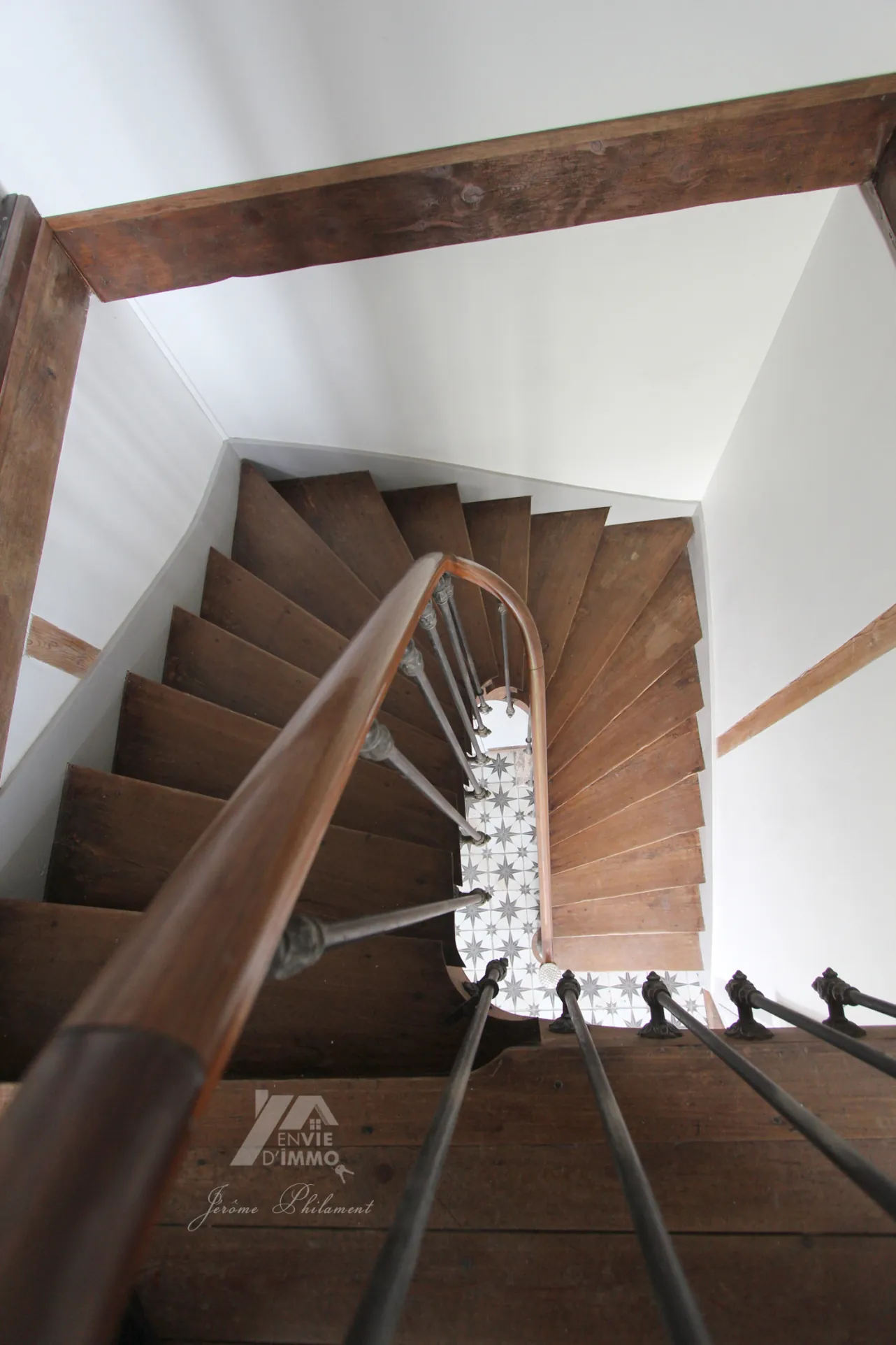 Superbe maison bourgeoise rénovée de 1850 à Coulonges-sur-l'Autize avec grand terrain 