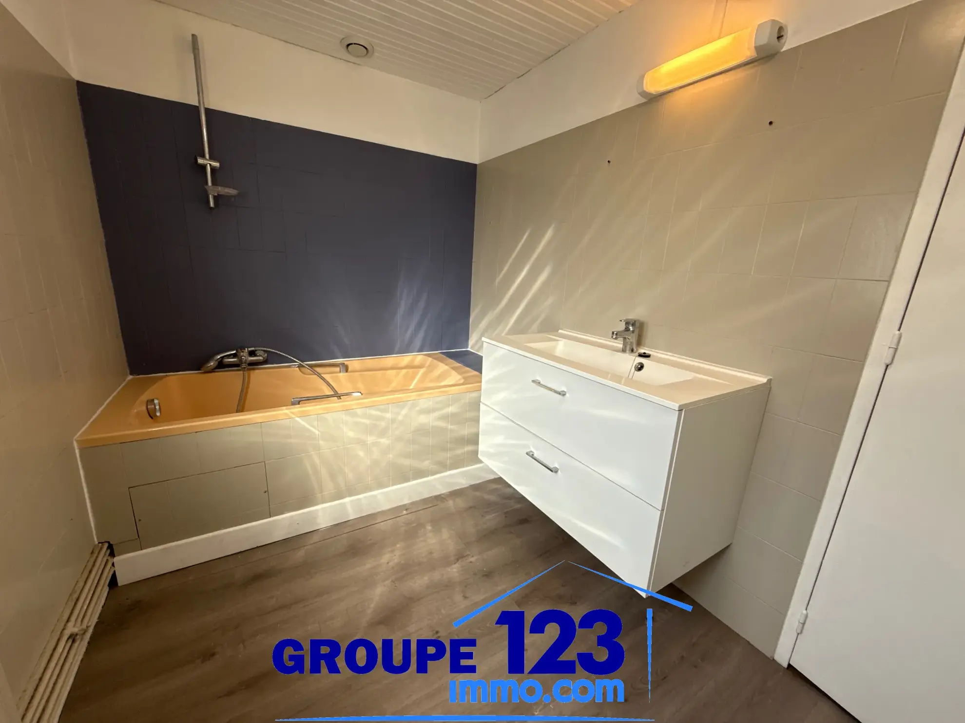 Appartement 5 pièces avec cour privée et garage à Auxerre 