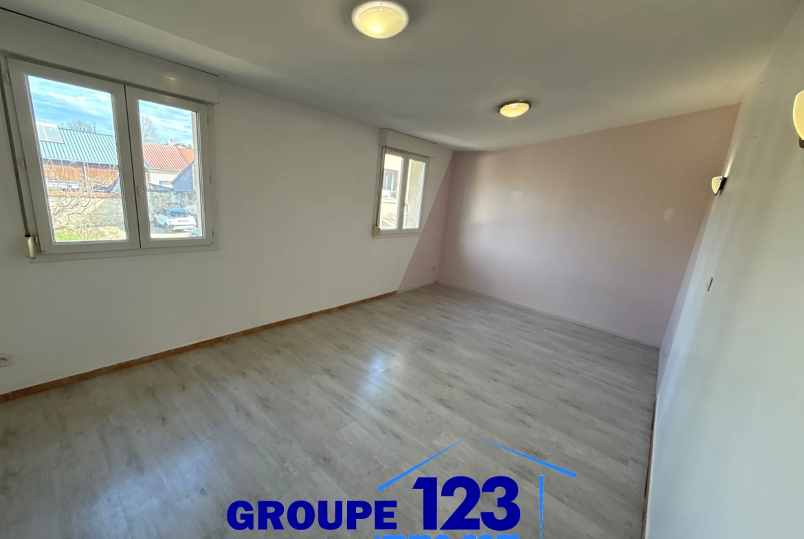 Appartement 5 pièces avec cour privée et garage à Auxerre 