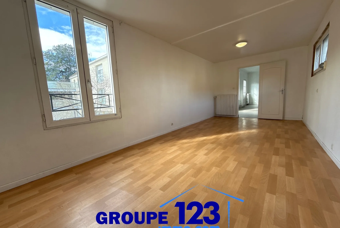 Appartement 5 pièces avec cour privée et garage à Auxerre 