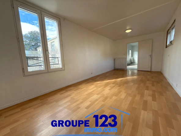 Appartement 5 pièces avec cour privée et garage à Auxerre