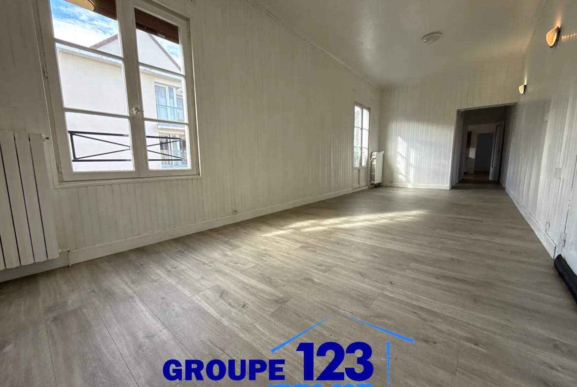 Appartement 5 pièces avec cour privée et garage à Auxerre 