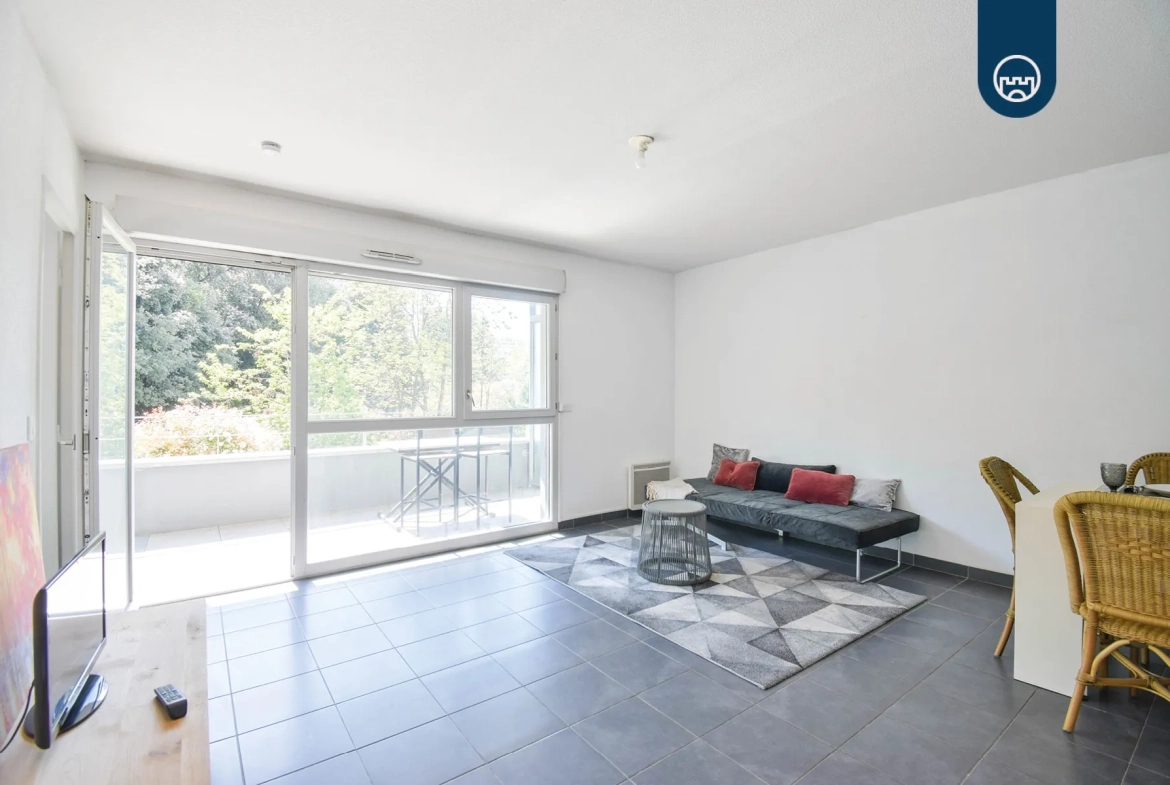 Appartement 2 pièces de 46 m² à Nice avec terrasse en vente proche commodités 