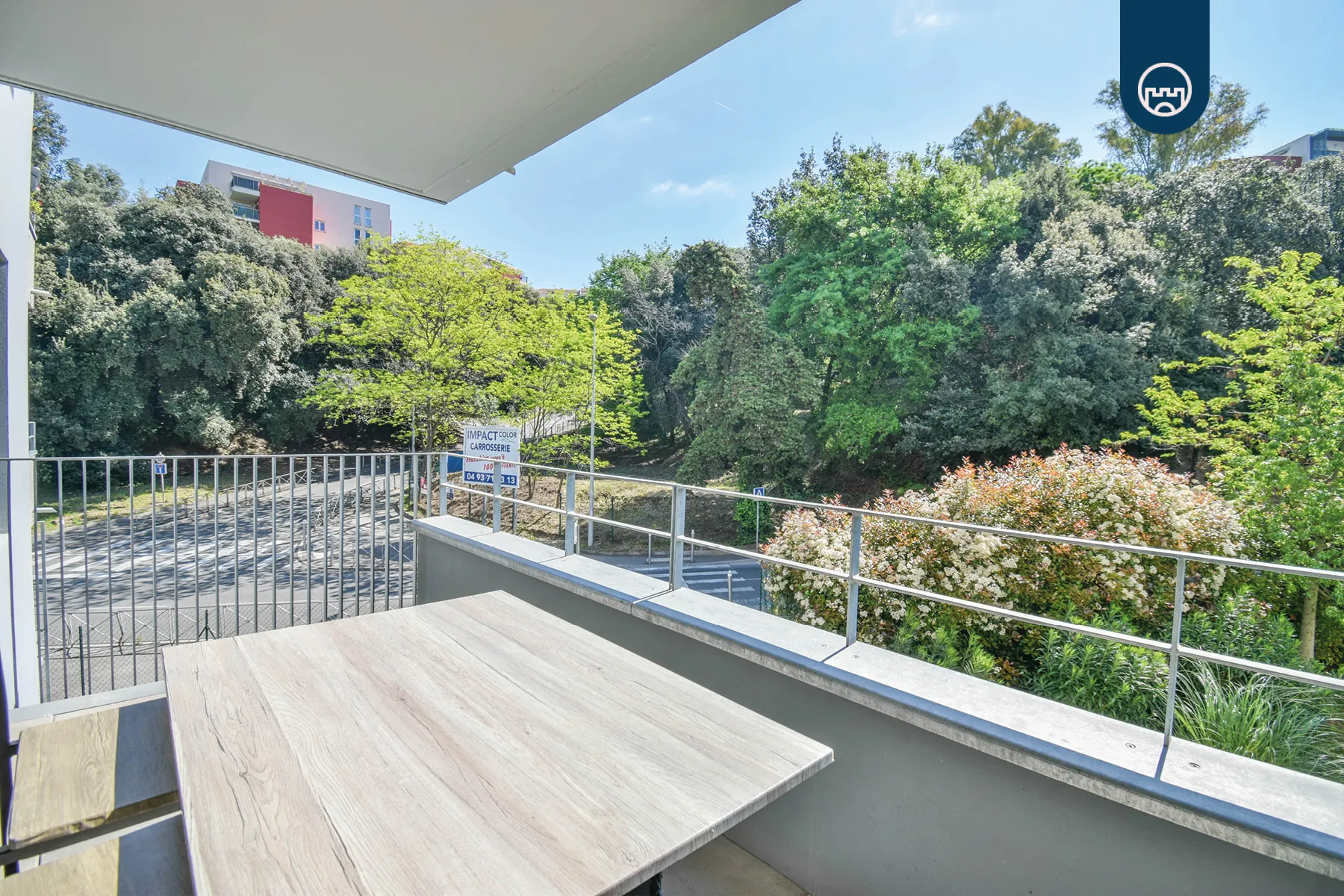Appartement 2 pièces de 46 m² à Nice avec terrasse en vente proche commodités 