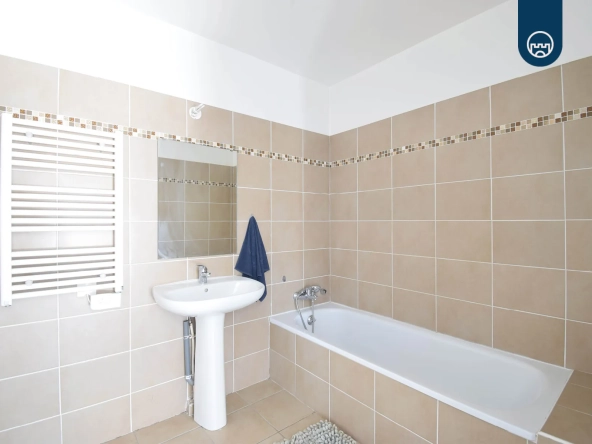 Appartement 2 pièces de 46 m² à Nice avec terrasse en vente proche commodités 