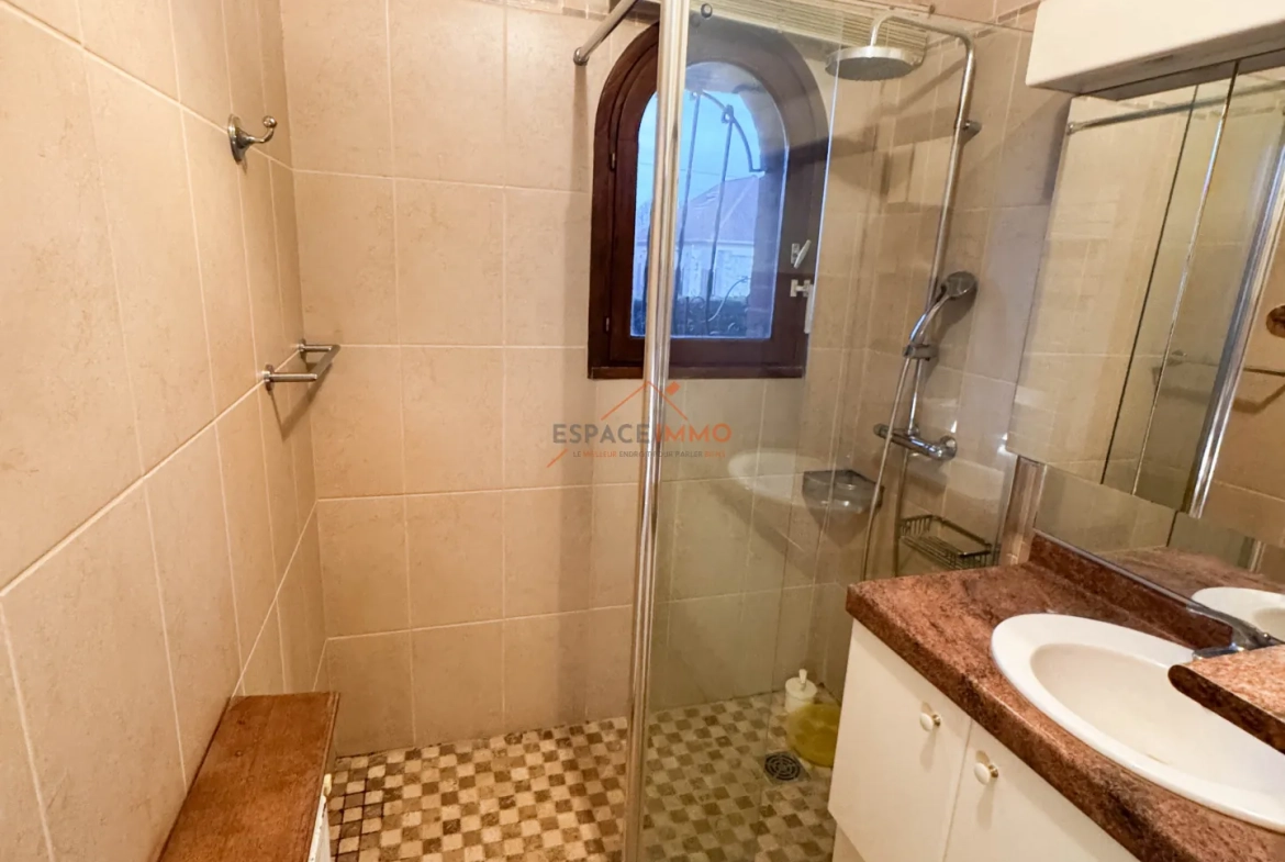 À vendre maison semi plain-pied à Wallers, 3 chambres, jardin, garage, économie d'énergie 
