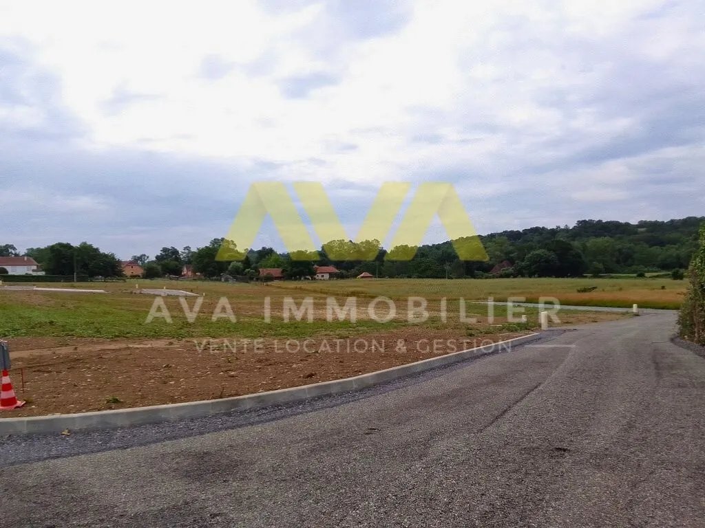 Terrain constructible de 1029 m² à Navarrenx, environnement calme 