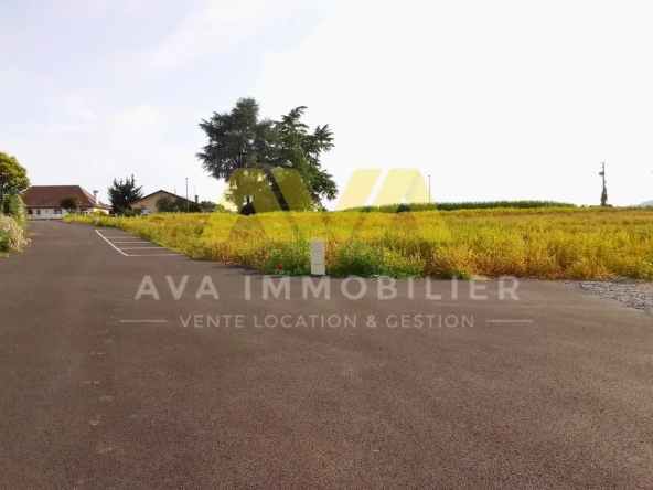 Terrain constructible de 1029 m² à Navarrenx, environnement calme 