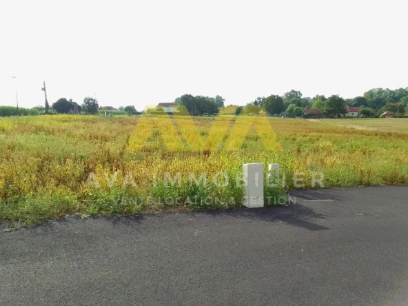 Terrain constructible de 1029 m² à Navarrenx, environnement calme 