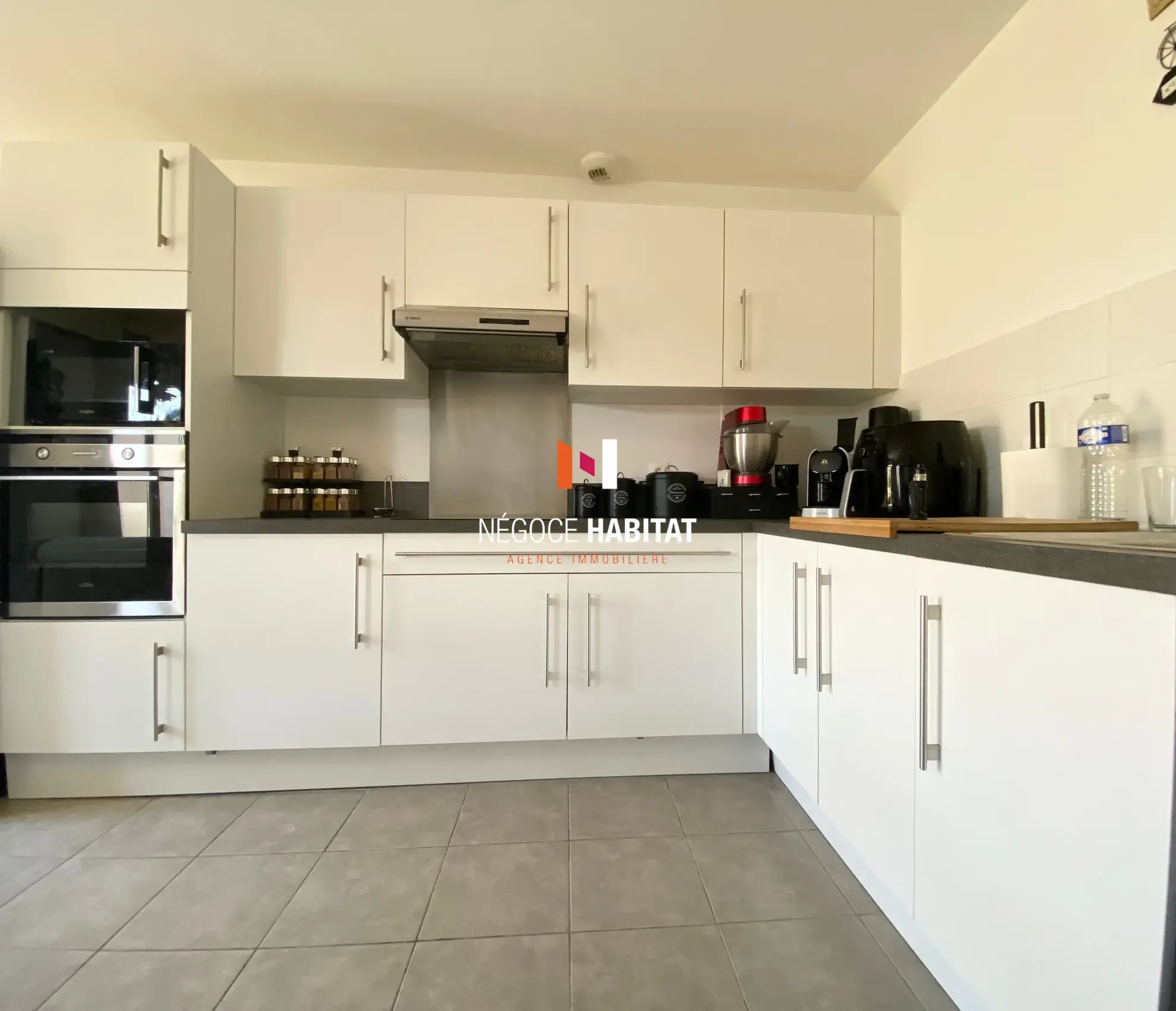 Villa T4 avec terrasse et garage à Beauvoisin, 90 m² 
