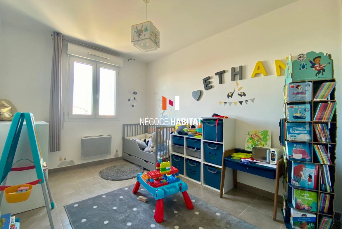 Villa T4 avec terrasse et garage à Beauvoisin, 90 m² 