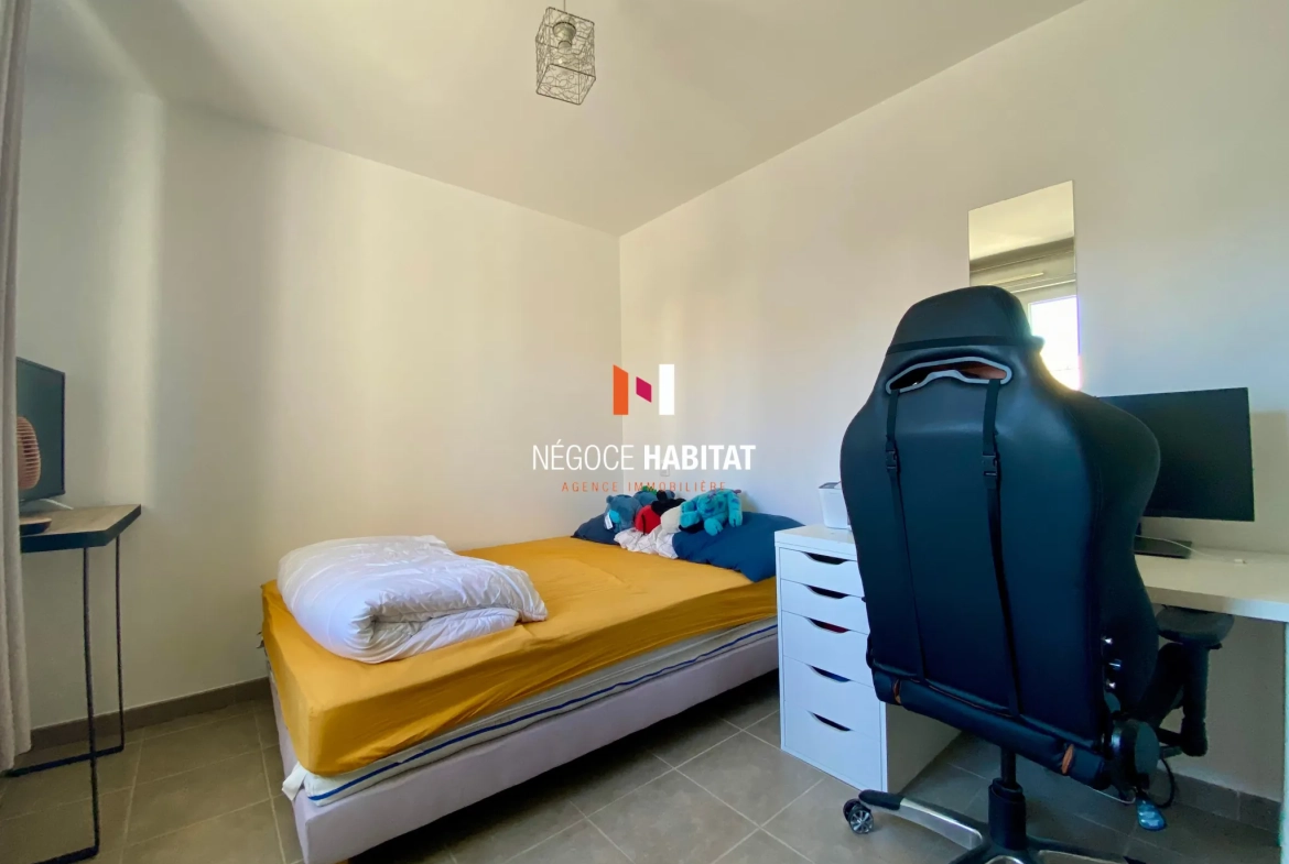 Villa T4 avec terrasse et garage à Beauvoisin, 90 m² 