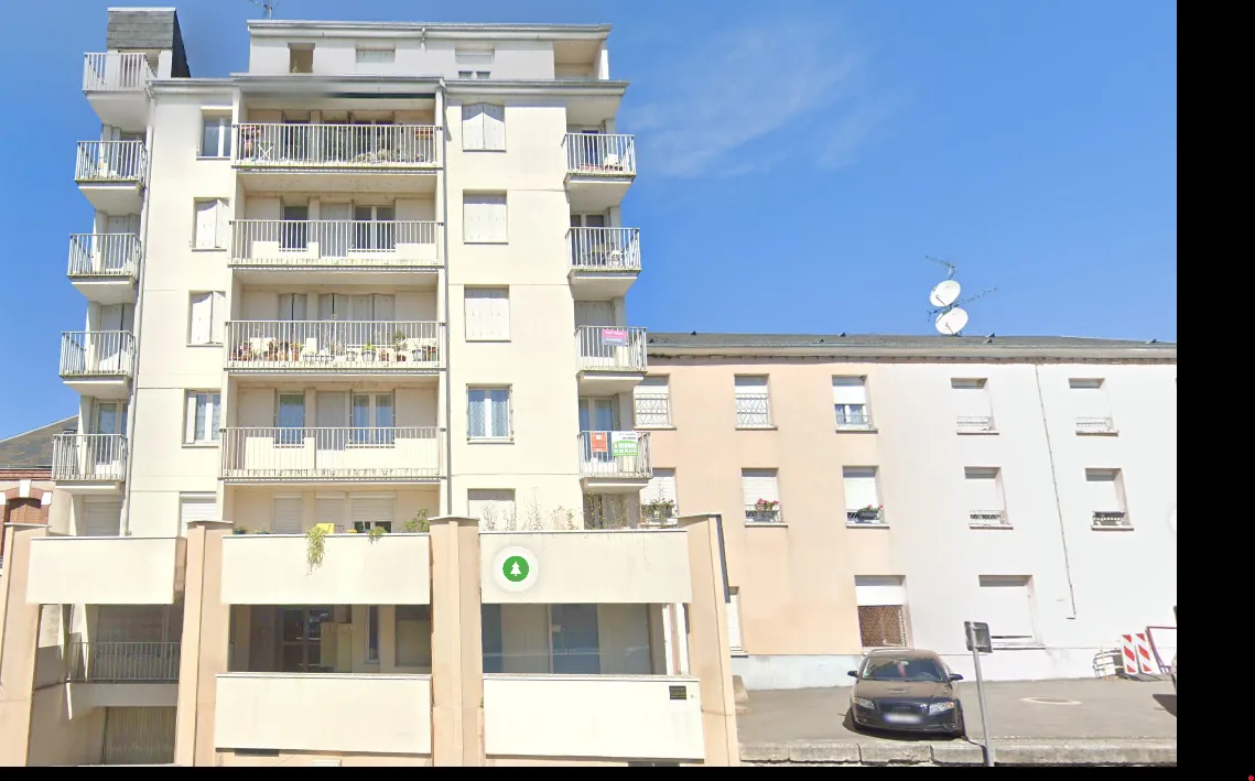 Appartement 100 m² en centre-ville de Vierzon avec parking et mobilier inclus 