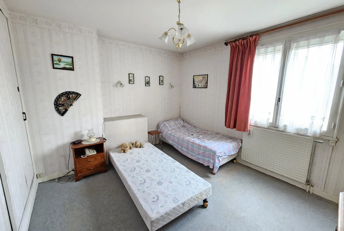 Appartement 100 m² en centre-ville de Vierzon avec parking et mobilier inclus 