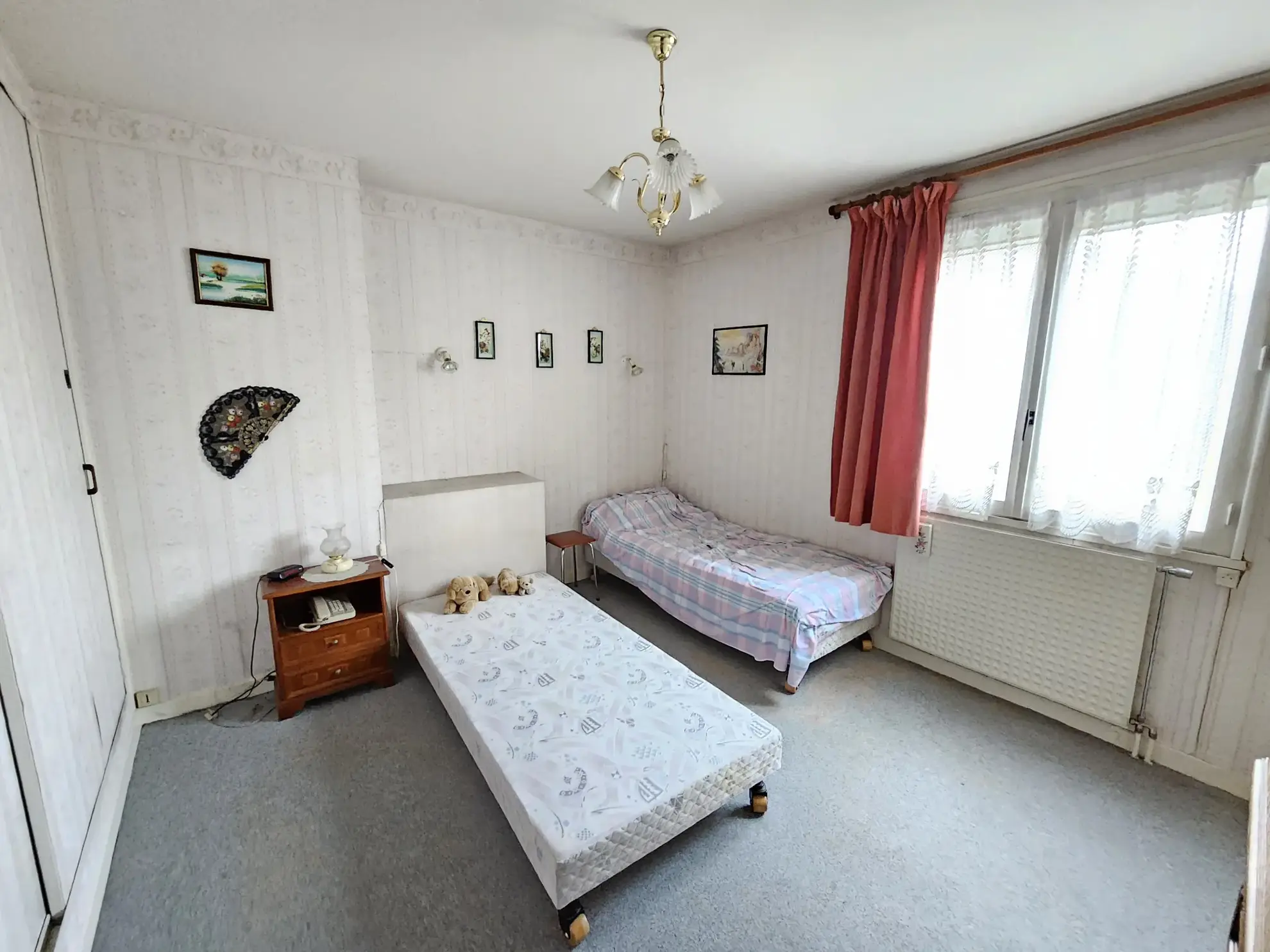 Appartement 100 m² en centre-ville de Vierzon avec parking et mobilier inclus 