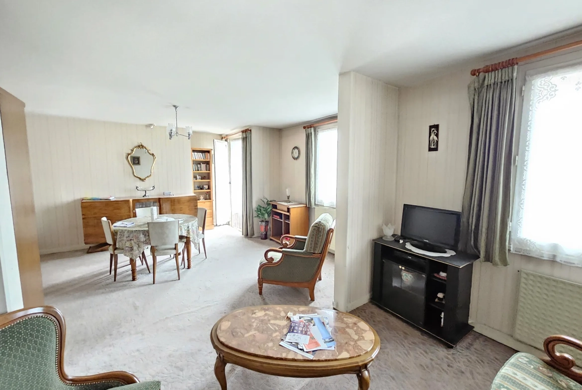 Appartement 100 m² en centre-ville de Vierzon avec parking et mobilier inclus 