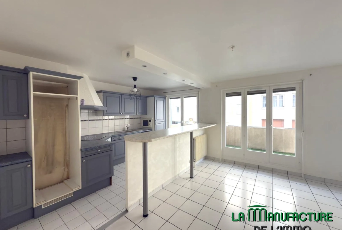 Appartement F2 bis avec balcon, cave et garage à Saint-Étienne 