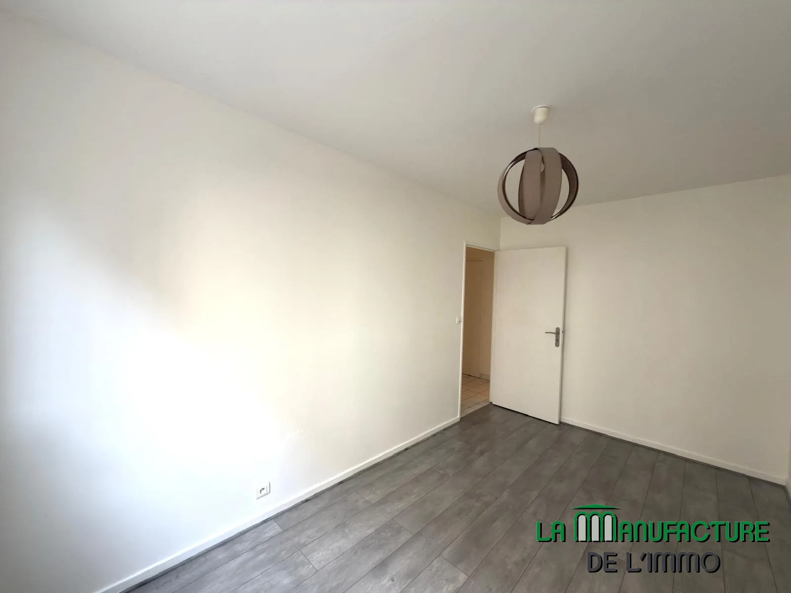 Appartement F2 bis avec balcon, cave et garage à Saint-Étienne 