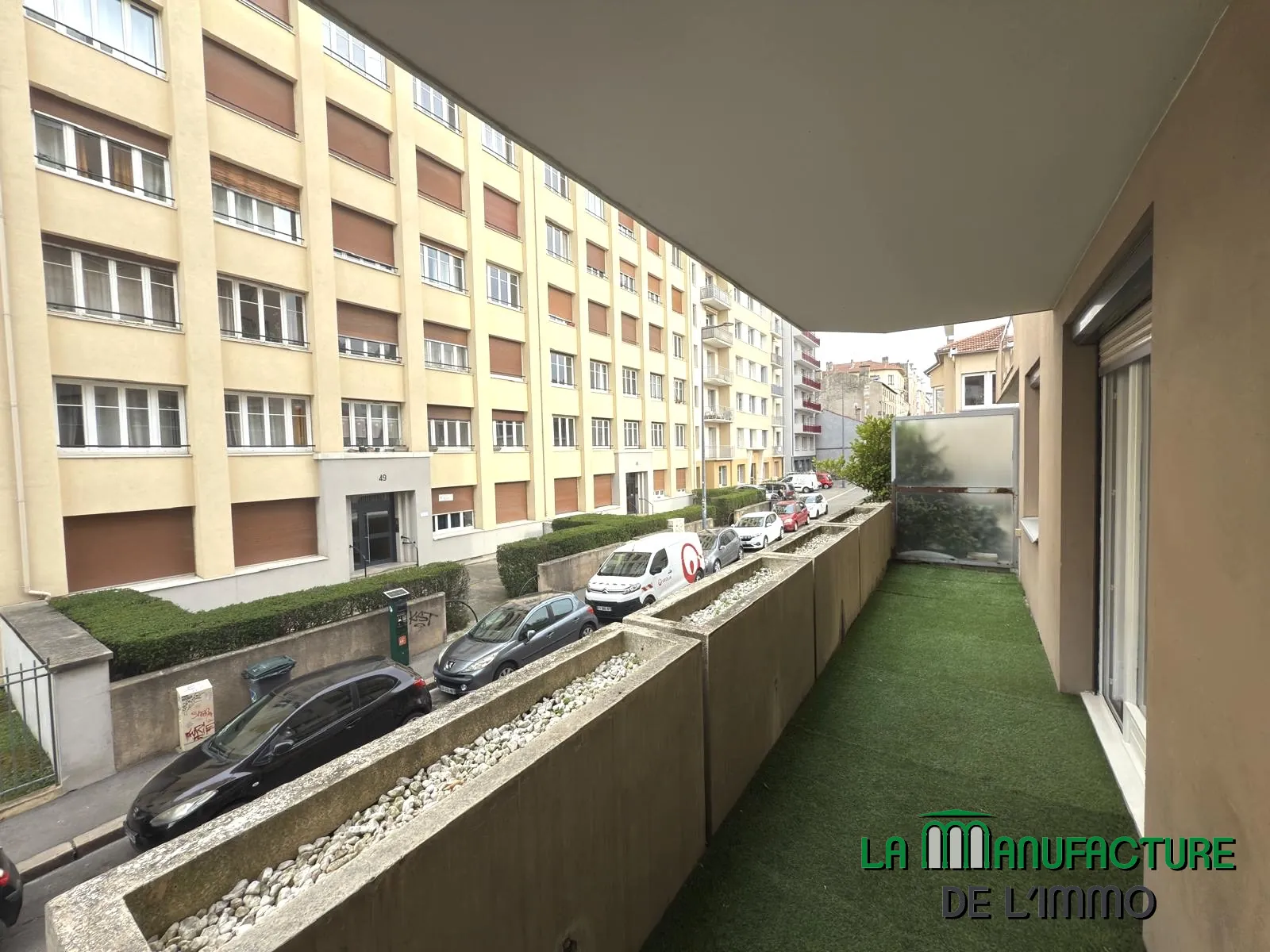 Appartement F2 bis avec balcon, cave et garage à Saint-Étienne 