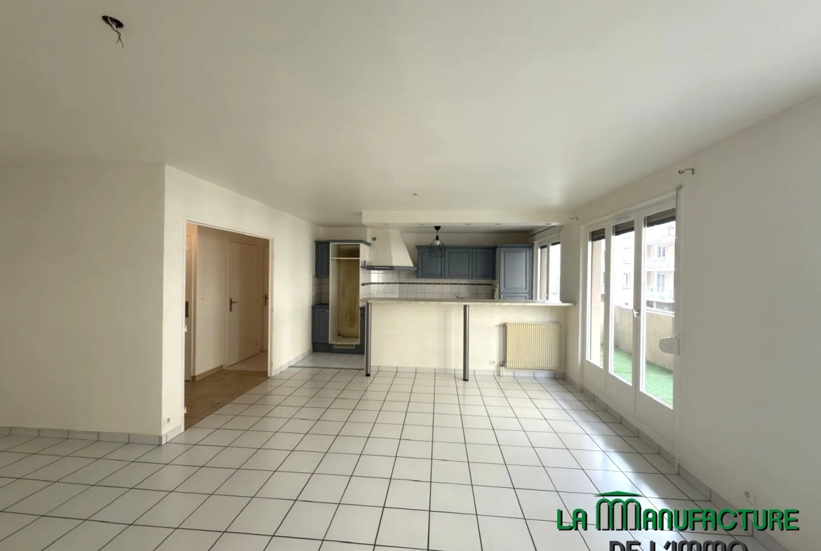 Appartement F2 bis avec balcon, cave et garage à Saint-Étienne 