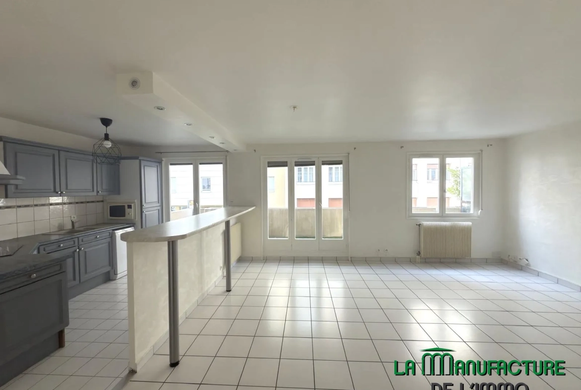 Appartement F2 bis avec balcon, cave et garage à Saint-Étienne 