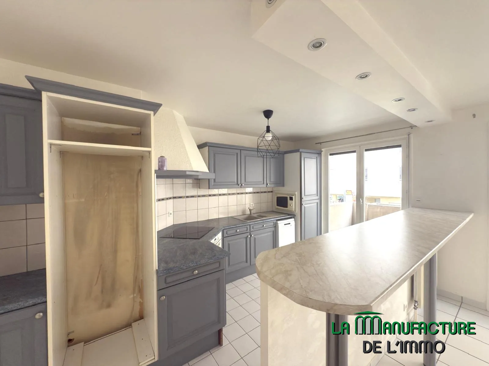 Appartement F2 bis avec balcon, cave et garage à Saint-Étienne 