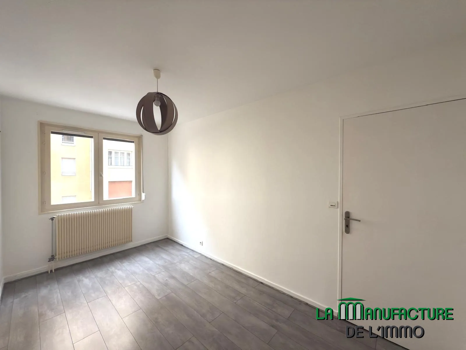 Appartement F2 bis avec balcon, cave et garage à Saint-Étienne 