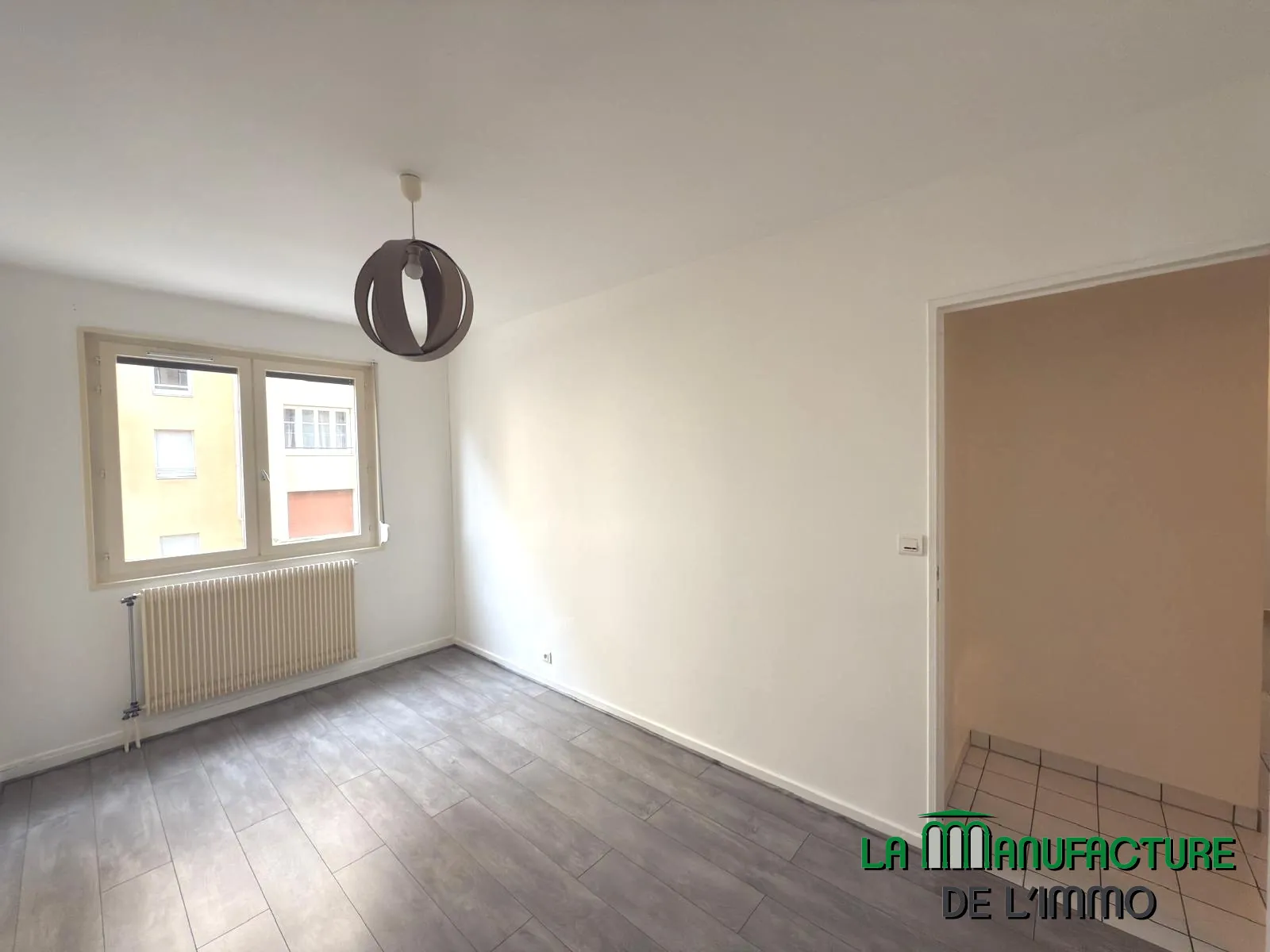 Appartement F2 bis avec balcon, cave et garage à Saint-Étienne 