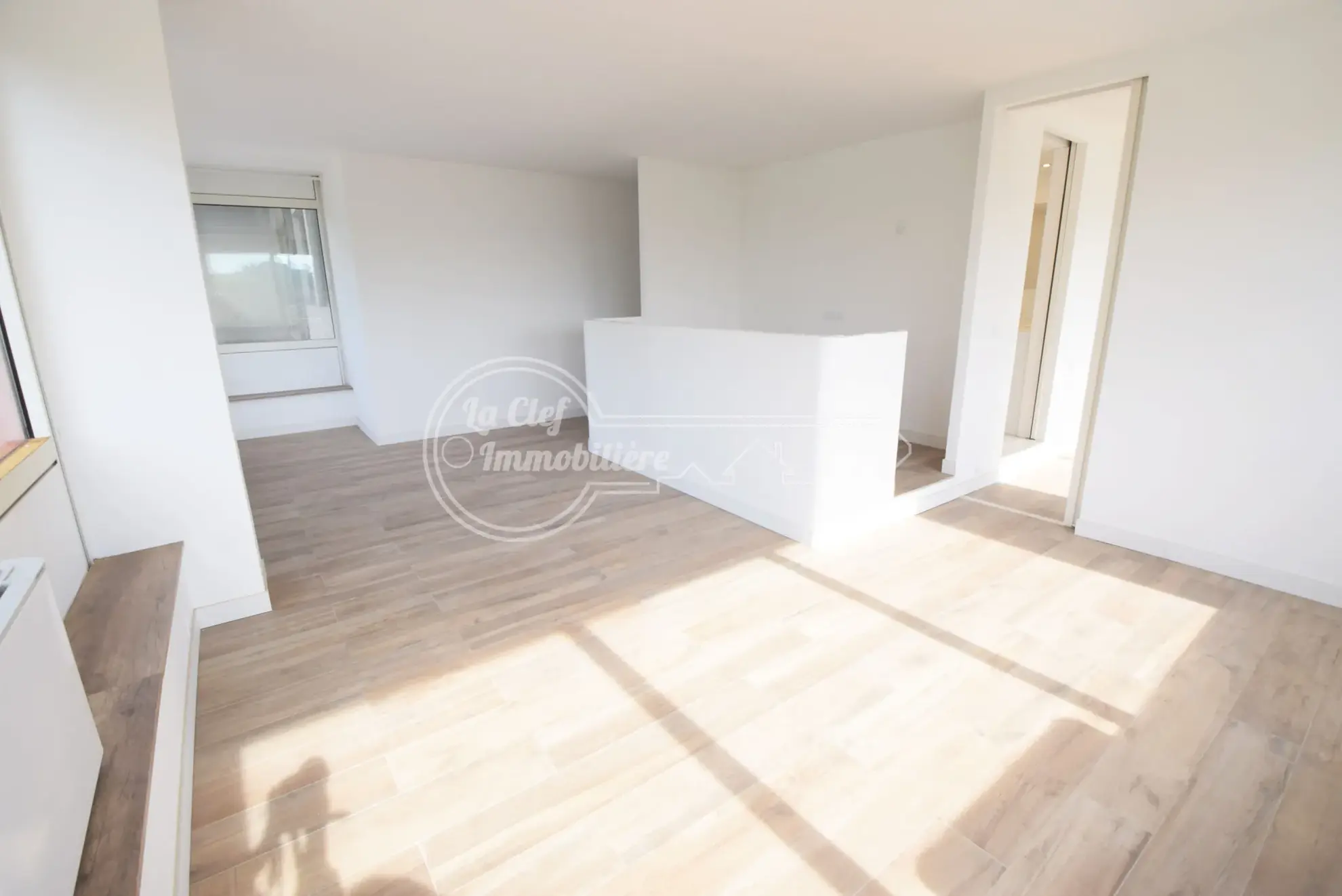 Appartement 2 pièces à Cagnes-sur-Mer avec parking, cave et vue dégagée 