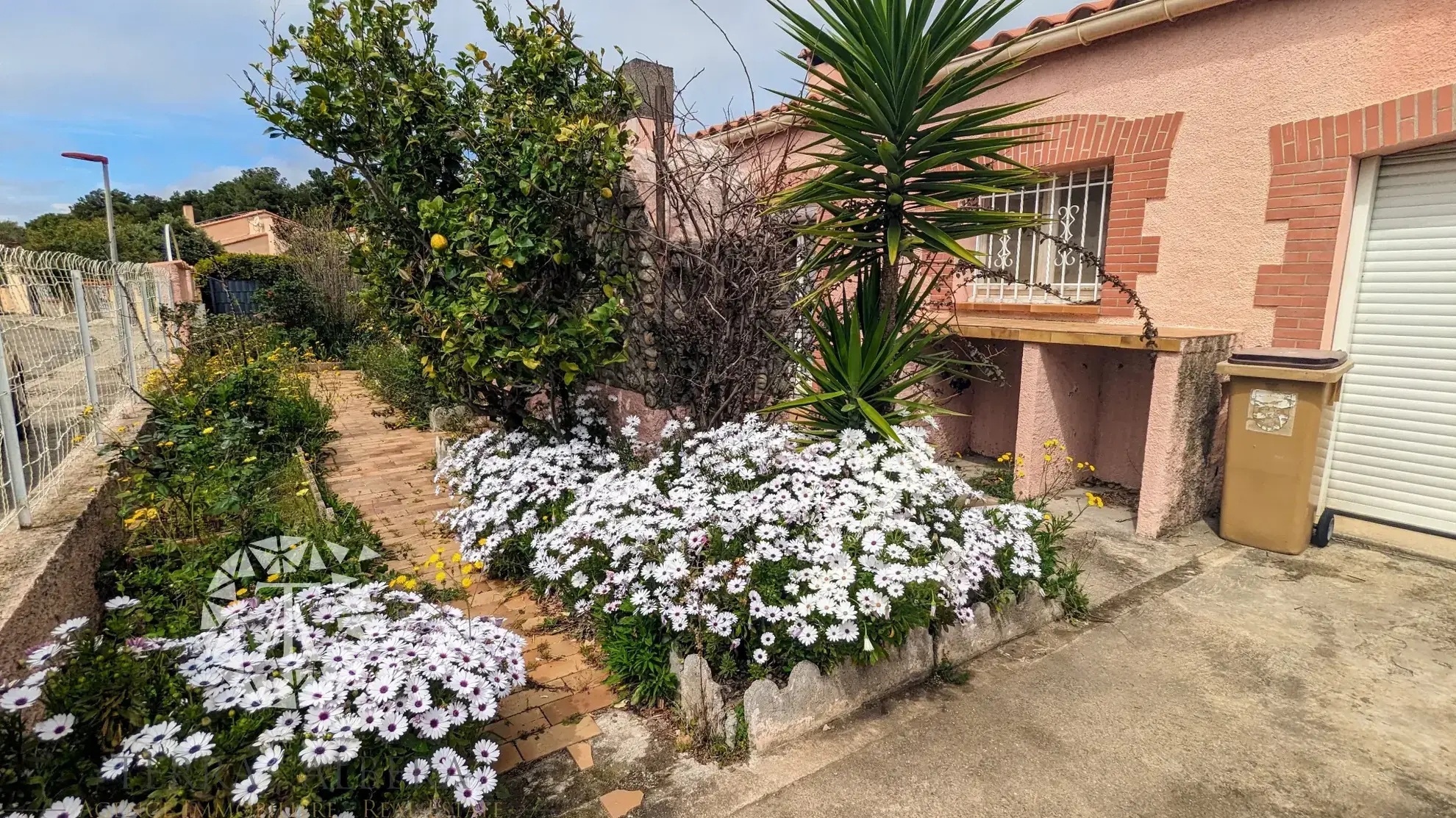 À vendre maison de plain-pied lumineuse avec jardin et garage à Saint-André 