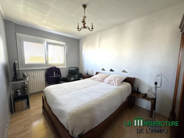 Appartement F5 avec balcon, cave et vue à Saint-Étienne - Secteur Portail Rouge 