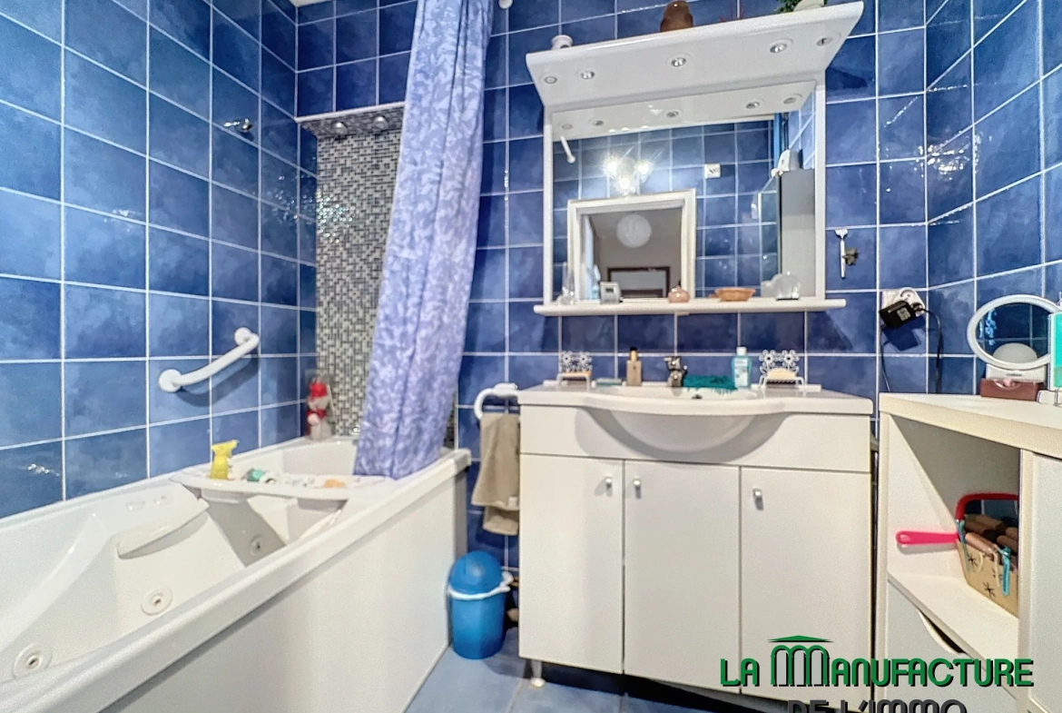 Appartement F5 avec balcon, cave et vue à Saint-Étienne - Secteur Portail Rouge 