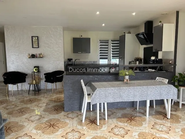 Maison moderne avec 4 chambres à Sainte Bazeille de 1370 m² de terrain 