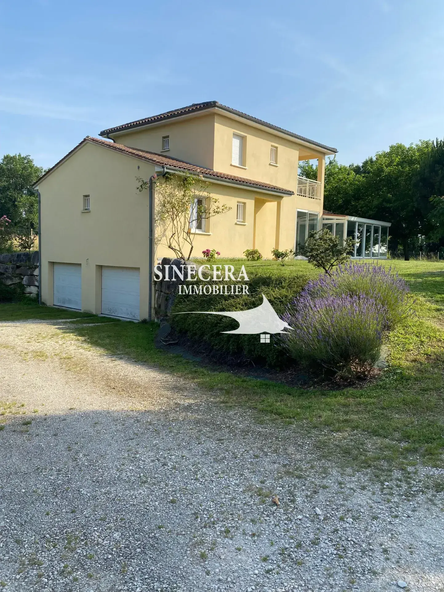 Maison lumineuse de 144 m² avec grand terrain à Riberac 