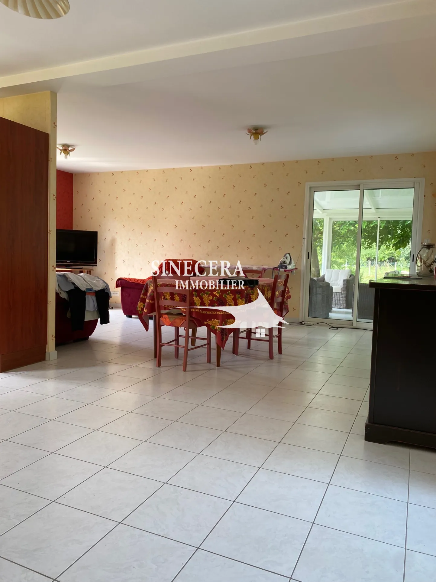 Maison lumineuse de 144 m² avec grand terrain à Riberac 