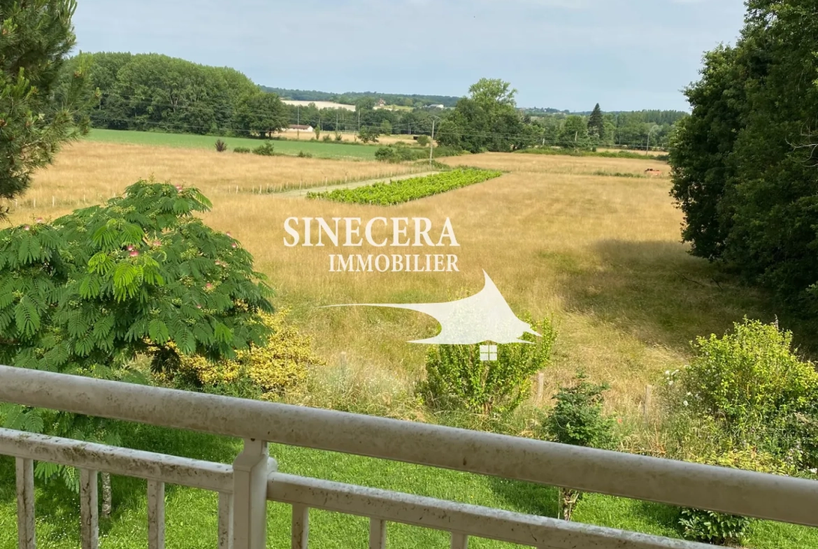 Maison lumineuse de 144 m² avec grand terrain à Riberac 