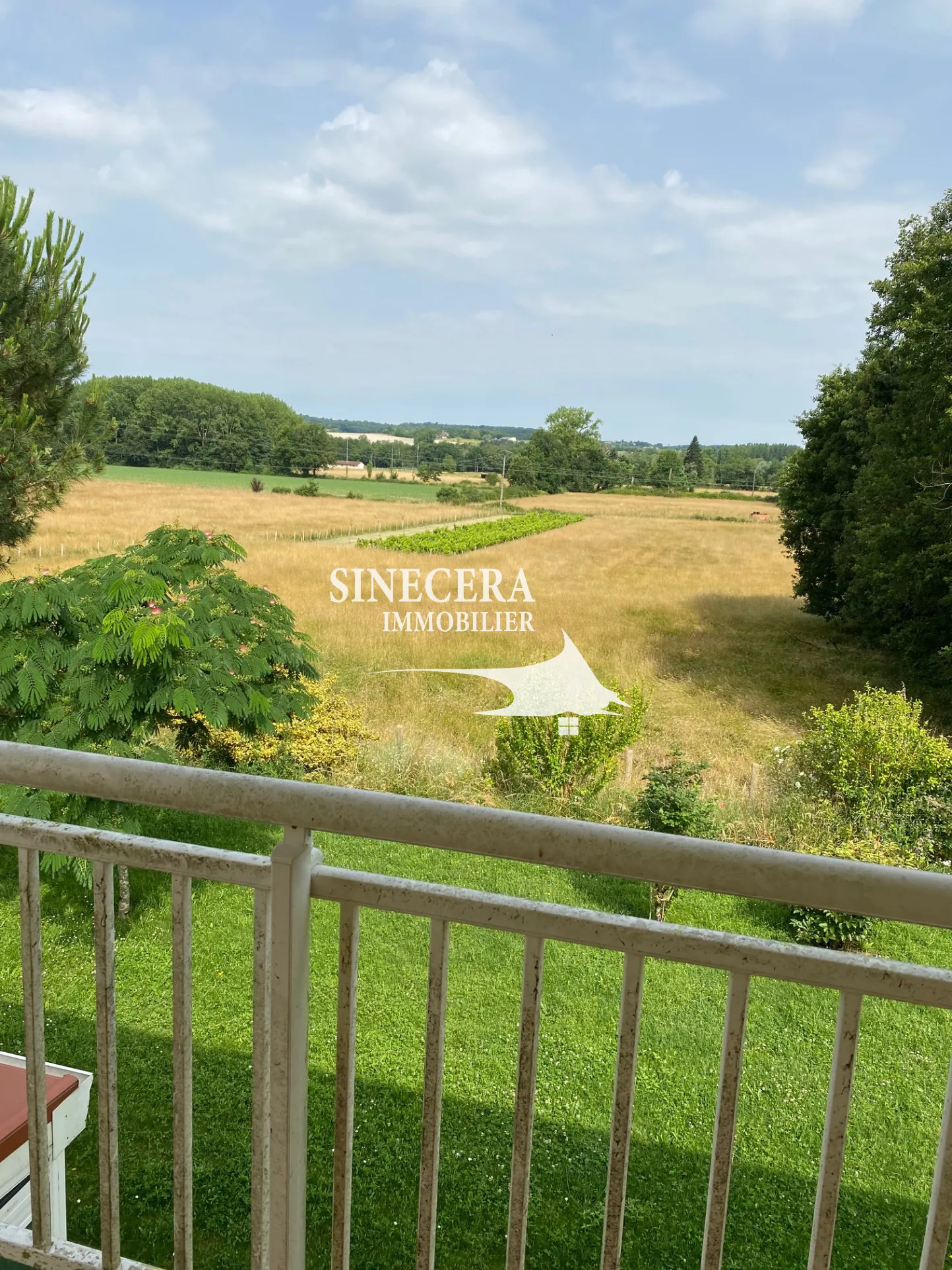 Maison lumineuse de 144 m² avec grand terrain à Riberac 