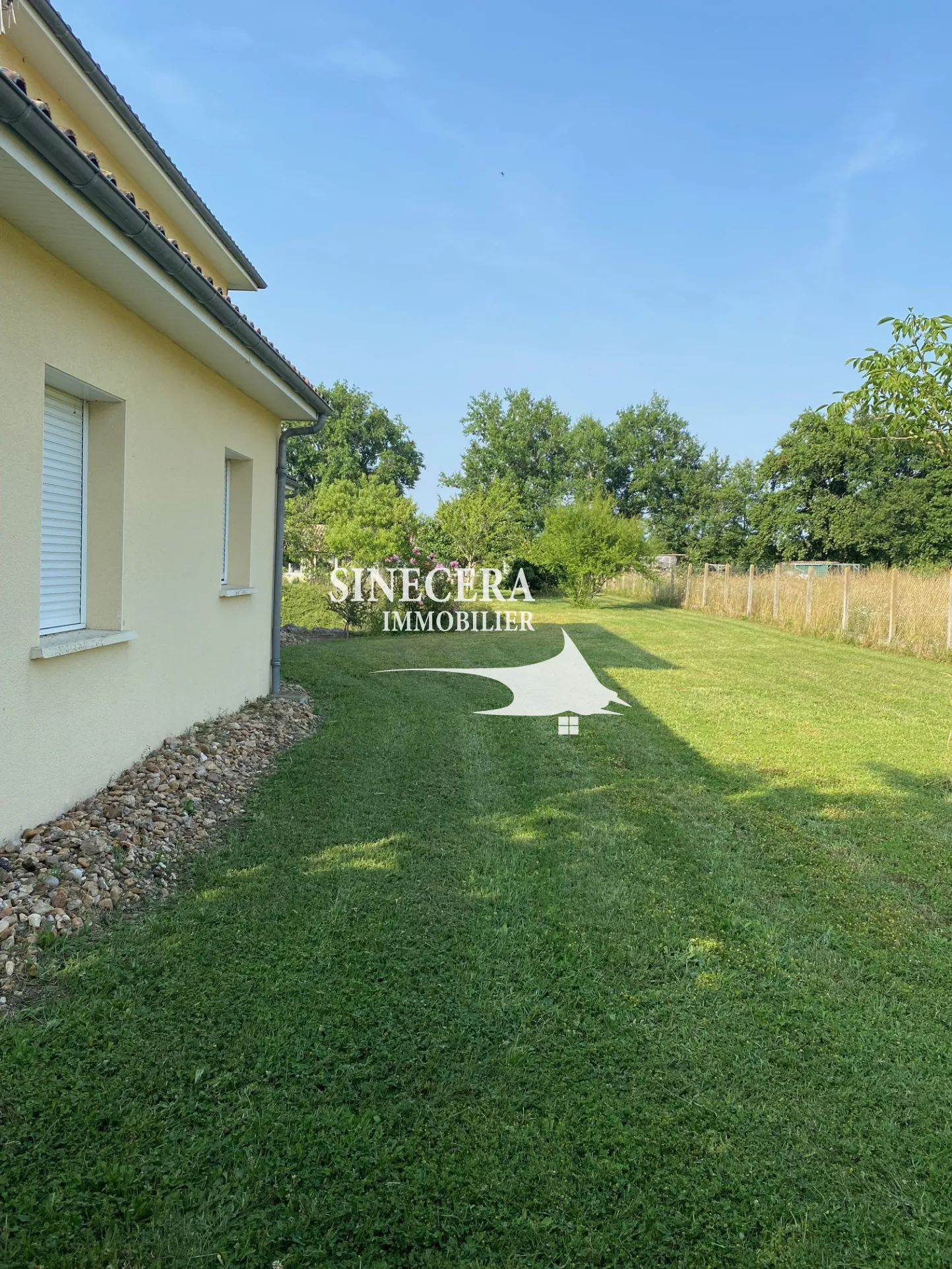 Maison lumineuse de 144 m² avec grand terrain à Riberac 