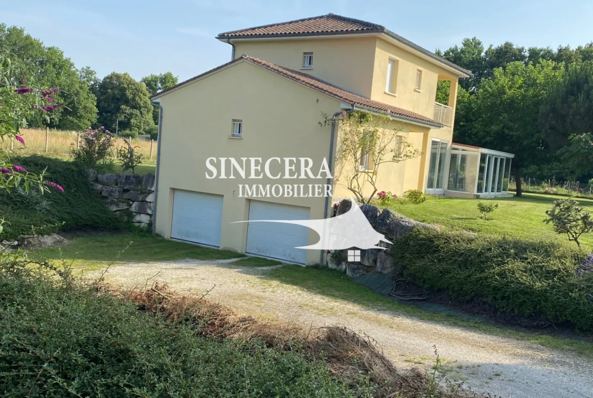 Maison lumineuse de 144 m² avec grand terrain à Riberac 