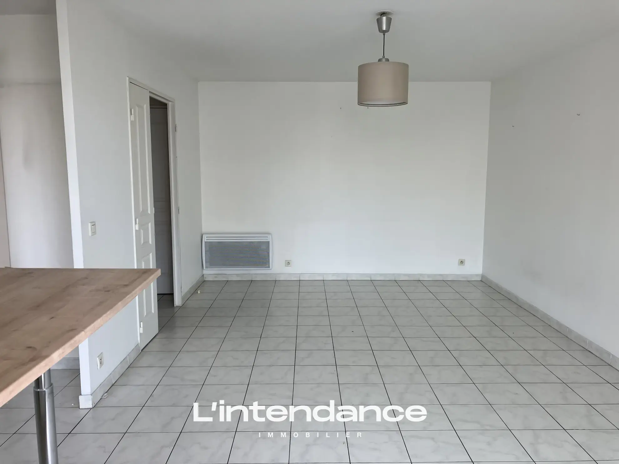 Appartement T3 proche du centre-ville à Hyères avec ascenseur et parking privé 