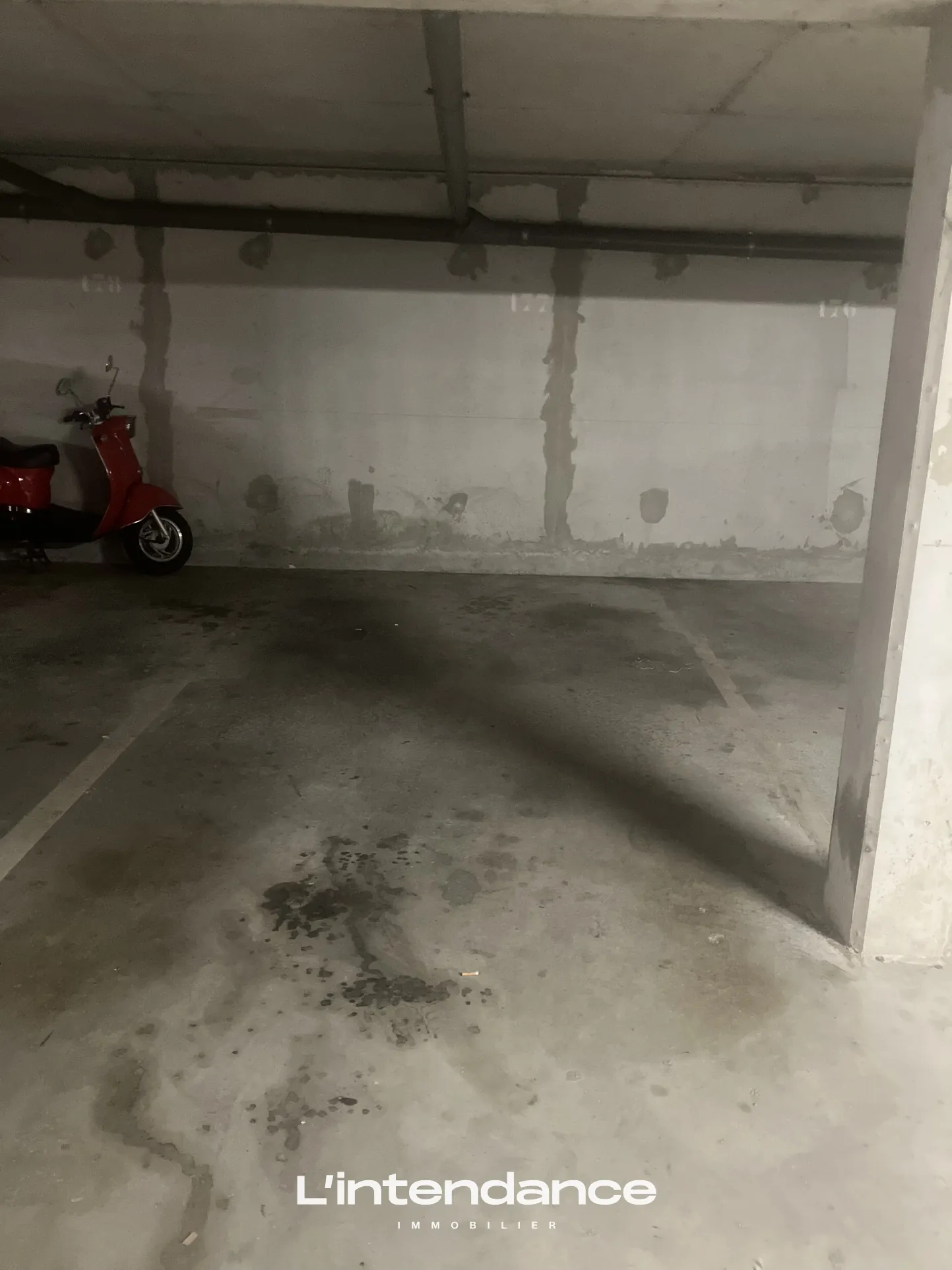 Appartement T3 proche du centre-ville à Hyères avec ascenseur et parking privé 