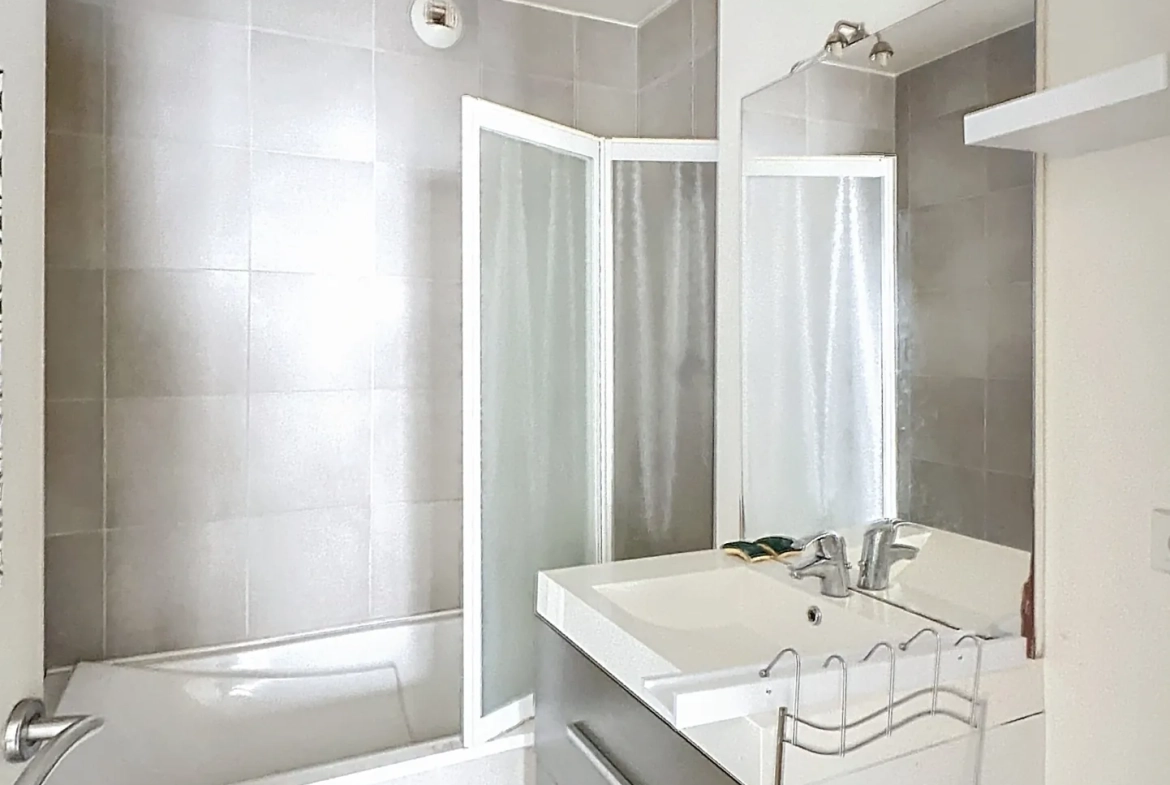 Studio à Céret avec locataire en place, idéal pour investisseurs, 39 m2 