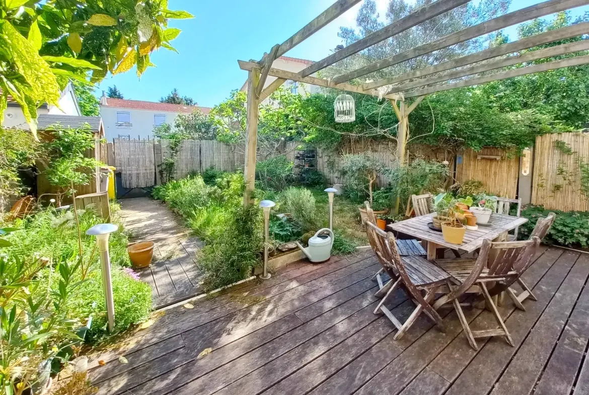 Charmant appartement F2/3 avec terrasse et jardin à Créteil - Secteur Les Buttes 