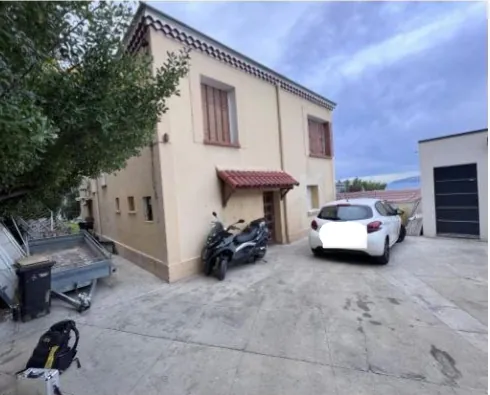 Maison T7 à Marseille 15e avec jardin, terrasse et grand terrain – Prix attractif