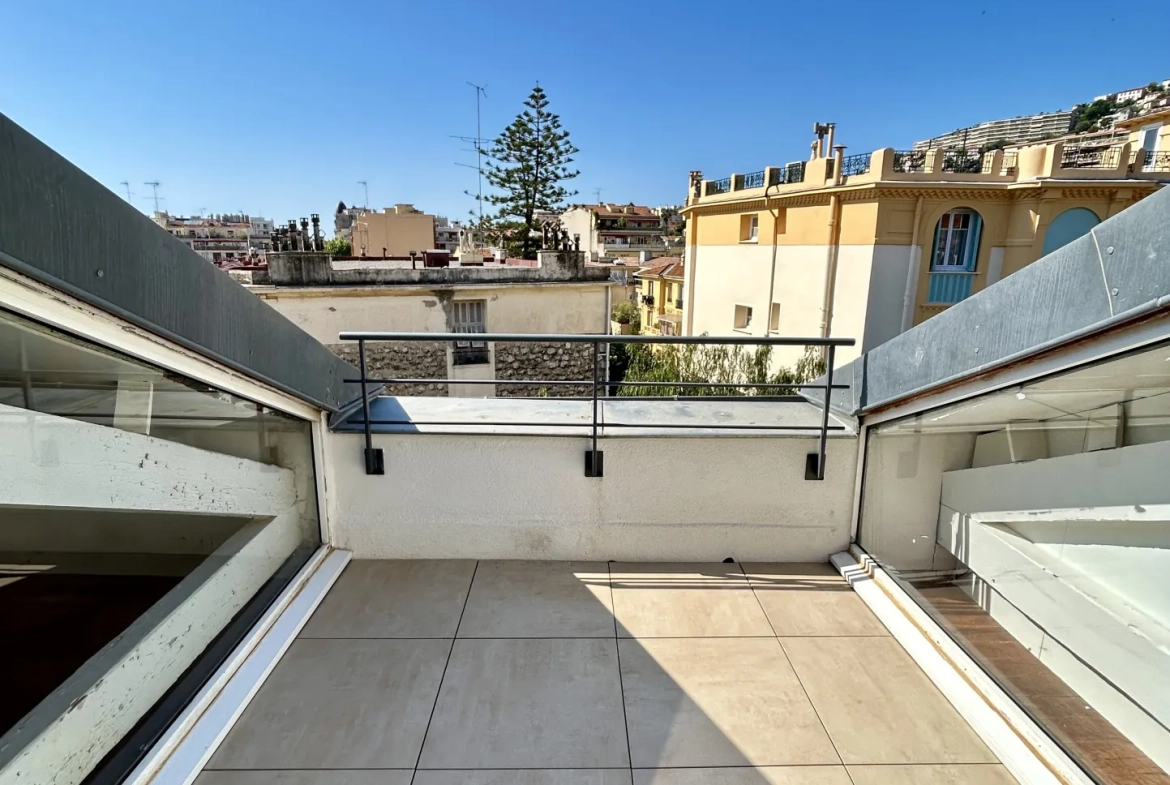 Appartement 2 pièces avec terrasse en vente à Nice Nord - Dernier étage 