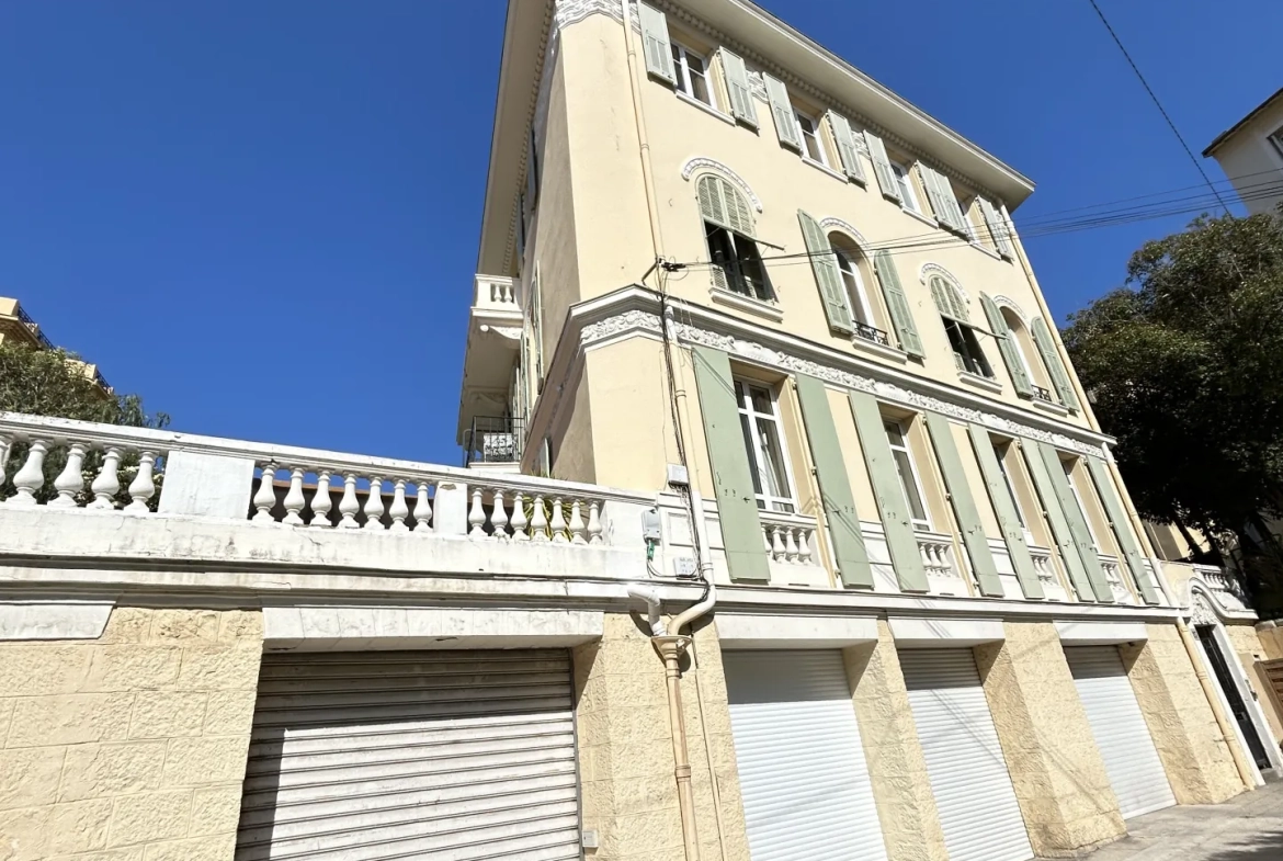 Appartement 2 pièces avec terrasse en vente à Nice Nord - Dernier étage 