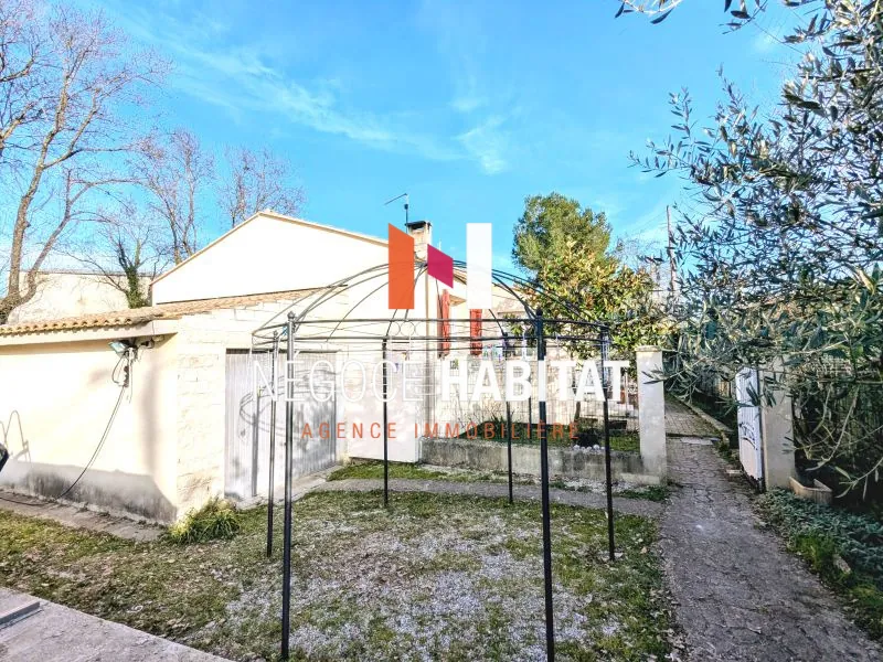 Villa 3 chambres avec piscine et garage à Saint-Theodorit dans le Gard 