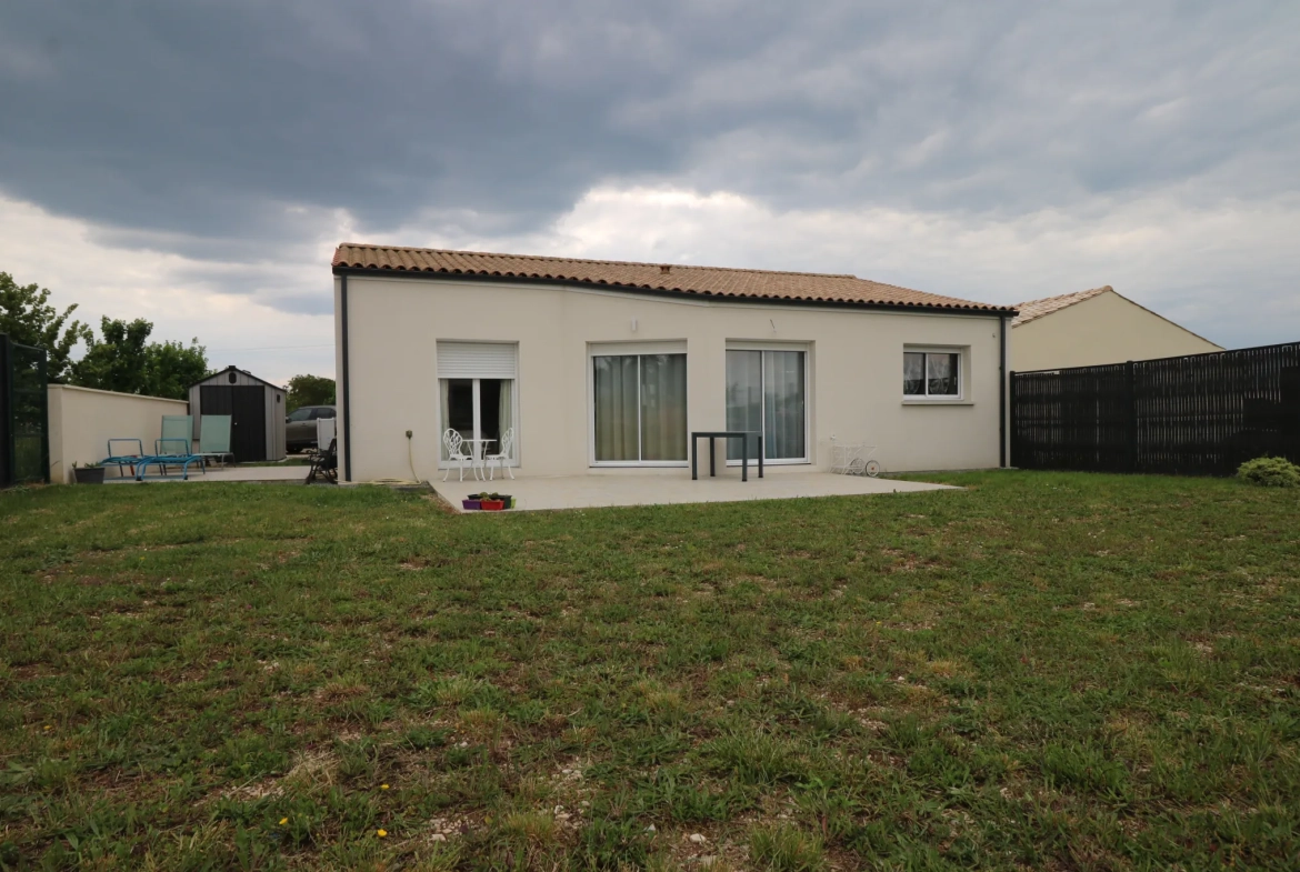 Maison neuve de 4 pièces avec garage et jardin à Saint Hilaire de Villefranche 
